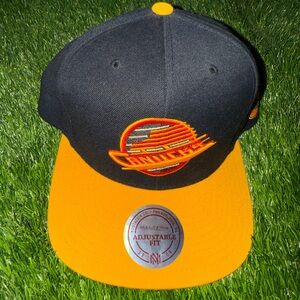 Vintage VANCOUVER CANUCKS Snapback Hat